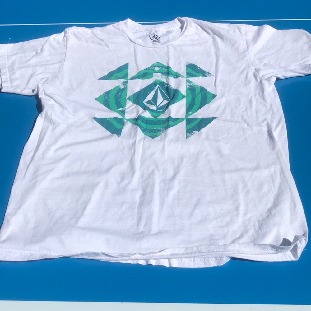 Volcom t shirt